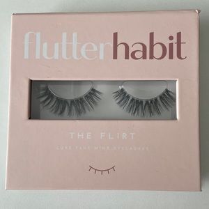 Flutter Habit the flirt lashes